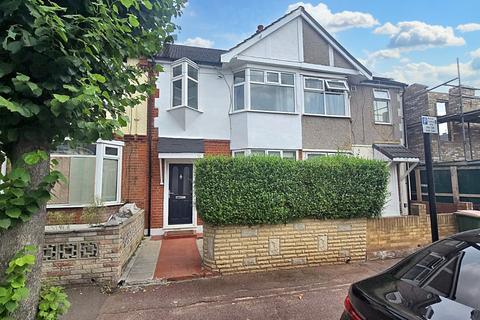 3 bedroom terraced house for sale, Sheringham Avenue, Manor Park, E12 6HH