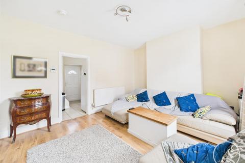 2 bedroom cottage for sale, Maltkiln Lane, Kippax, Leeds