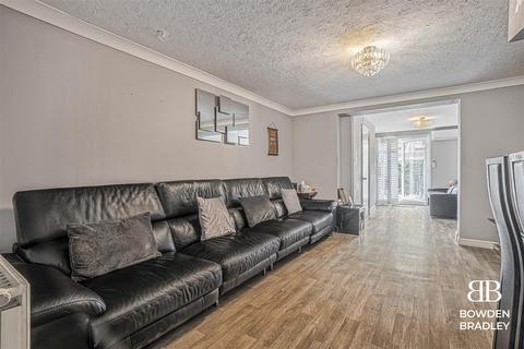 20 Tulip Gardens, Ilford, IG1 2JX
