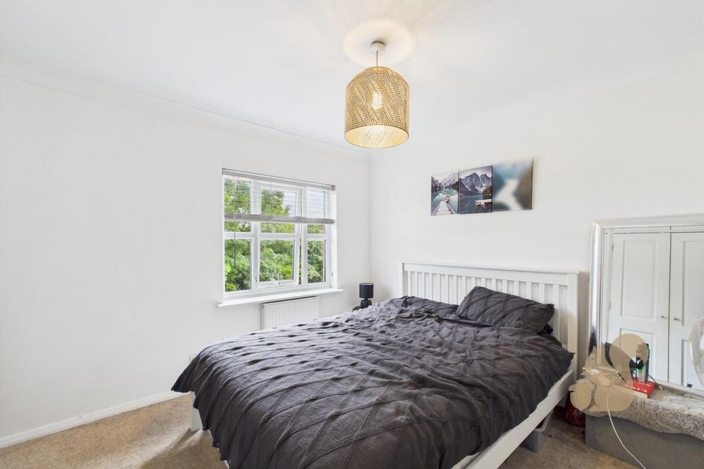 CAM01659 G0-PR0562-STILL002.jpg