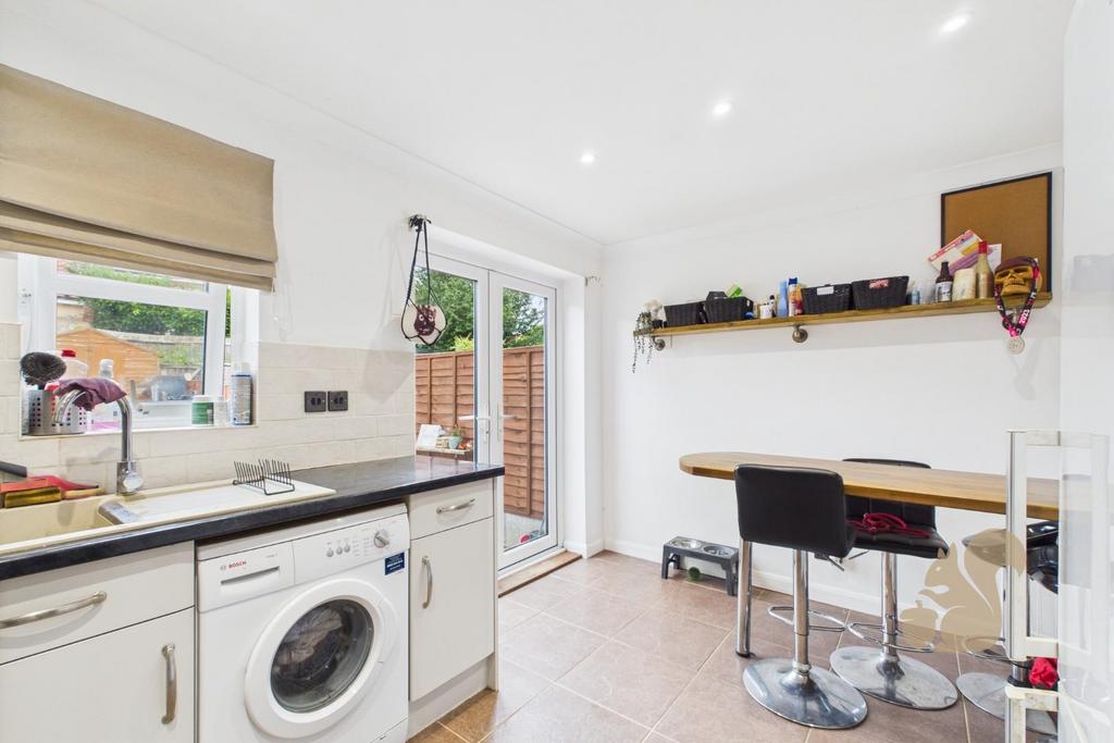 CAM01659 G0-PR0562-STILL008.jpg