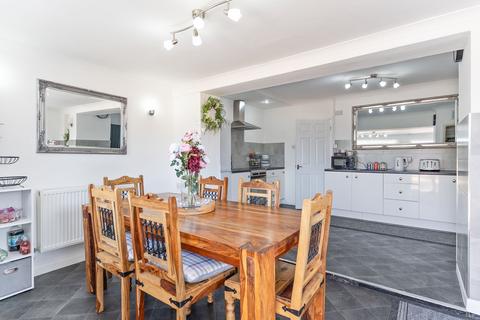 undefined, Basildene Close, Gilwern, NP7