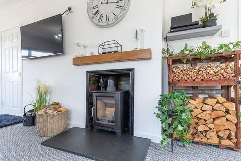 21 Basildene Close, Gilwern, Abergavenny, NP7 0AW