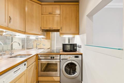 2 bedroom flat for sale, Cornwall Gardens, London