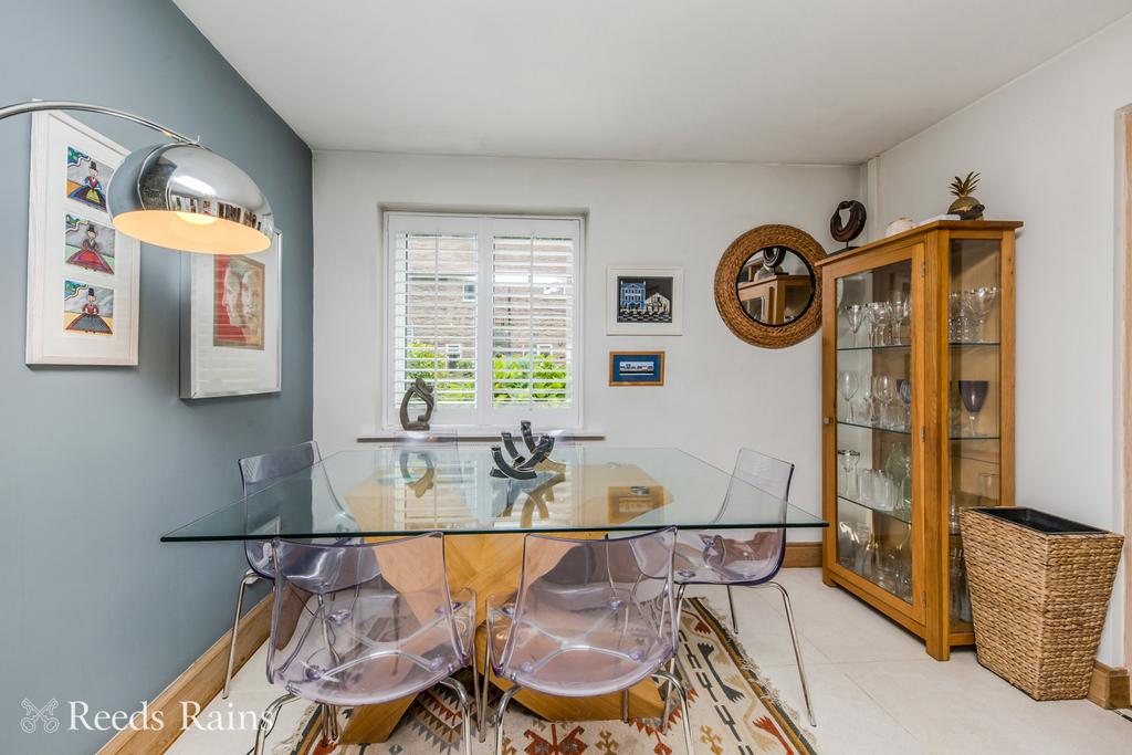 Dining Lounge