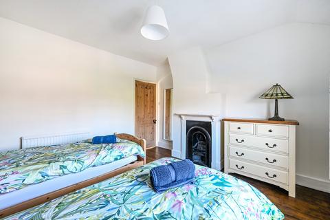 14 Queens Road, Lyndhurst, SO43 7BR
