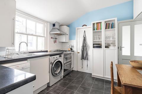 65a Vanderbilt Road, London, SW18 3BG
