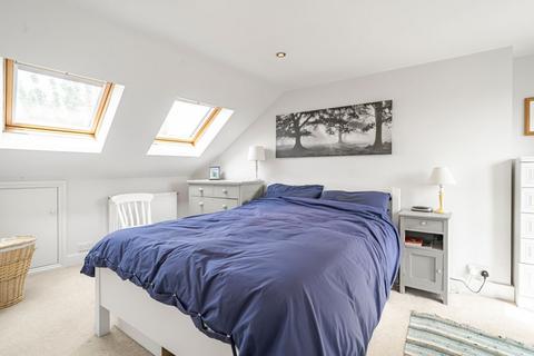 65a Vanderbilt Road, London, SW18 3BG
