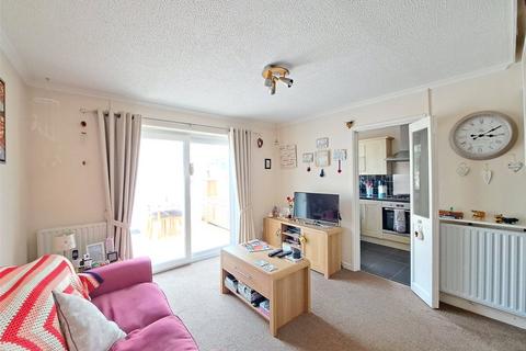 1 bedroom end of terrace house for sale, Marine Drive, Burnham-on-Sea, Somerset, TA8