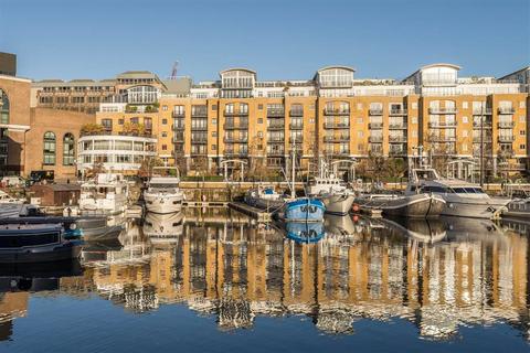 Star Place, London E1W