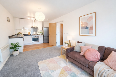 Oriel Gardens, M7 1AA
