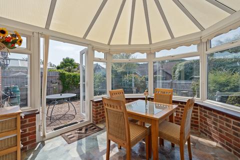 8 Catamaran Close, Warsash, Southampton, SO31 9AS