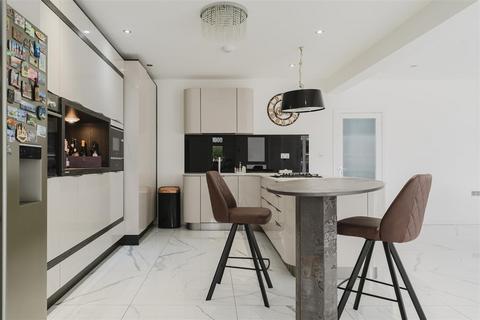 undefined, Langley Park Road, Iver SL0