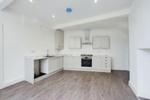 4 bedroom detached house to rent, New Lodge, Swinley