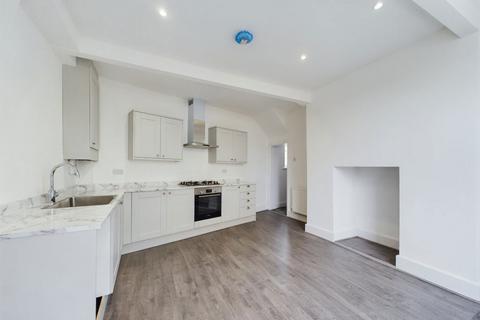 4 bedroom detached house to rent, New Lodge, Swinley