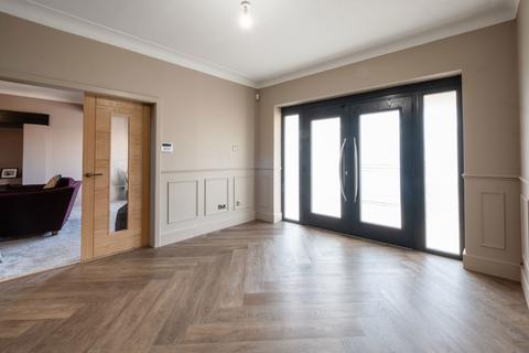 undefined, Waterloo Road, Southport PR8