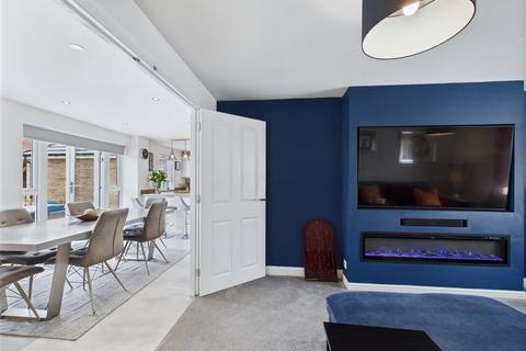 4 bedroom detached house for sale, Airedale Drive, Brough