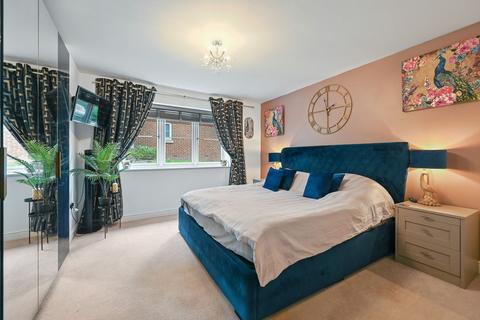 2 bedroom apartment for sale, Ceres Crescent, Epsom, KT17