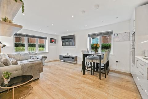 2 bedroom apartment for sale, Ceres Crescent, Epsom, KT17