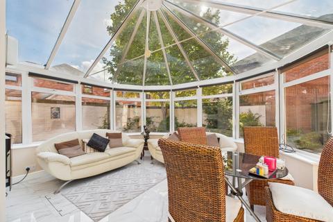 4 bedroom detached house for sale, Lovent Drive, Leighton Buzzard, LU7