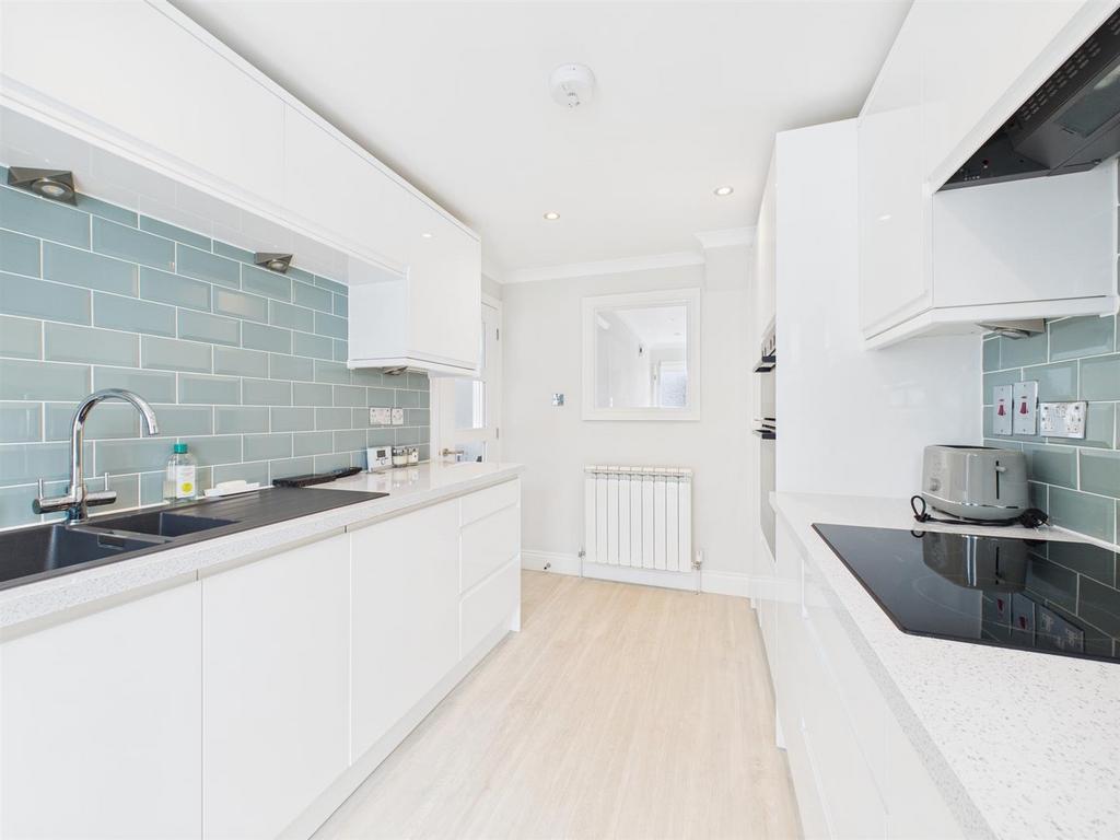 CAM04099 G0-PR0155-STILL004.jpg