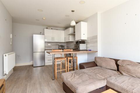 2 bedroom ground floor maisonette for sale, Yattendon Road, Horley, Surrey
