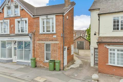 2 bedroom ground floor maisonette for sale, 1 Yattendon Road, Horley RH6
