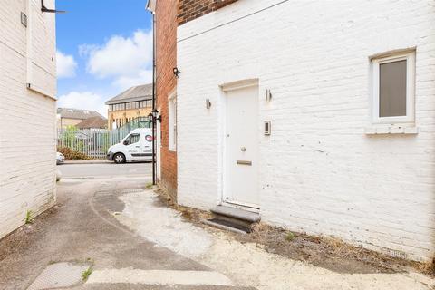 2 bedroom ground floor maisonette for sale, 1 Yattendon Road, Horley RH6