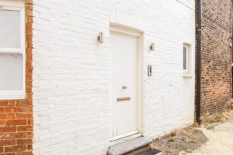 2 bedroom ground floor maisonette for sale, 1 Yattendon Road, Horley RH6