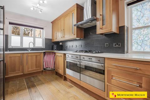 17 Moynihan Drive, London, N21 1SH
