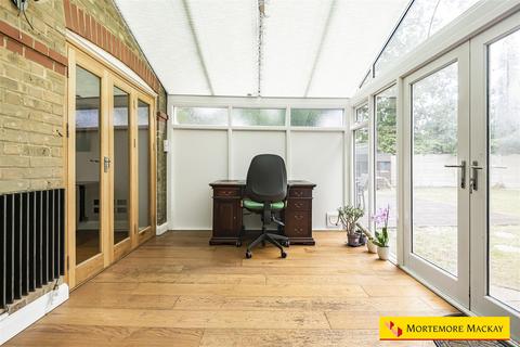 17 Moynihan Drive, London, N21 1SH