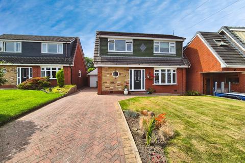 4 bedroom detached house for sale, Kirkdale Drive, Oldham, OL2