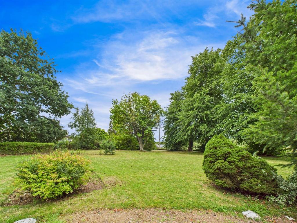 CAM01486 G0-PR0809-STILL017.jpg