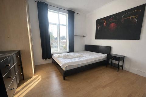 2 bedroom apartment to rent, Flat B, Hounslow TW3