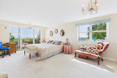 3 bedroom penthouse for sale, Impressive 3,500 sq. ft Penthouse Apartment