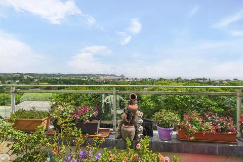 3 bedroom penthouse for sale, Impressive 3,500 sq. ft Penthouse Apartment