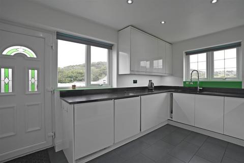 1 Shaw Close, Holywell Green, Halifax, HX4 9DS