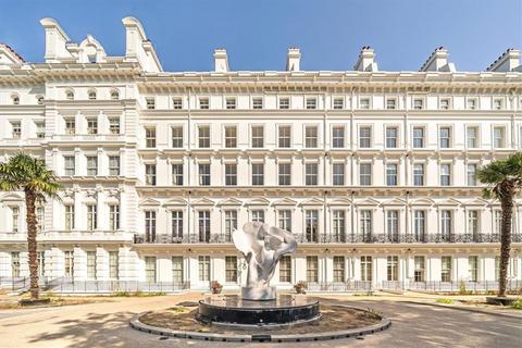 4 bedroom flat to rent, Lancaster Gate, London W2