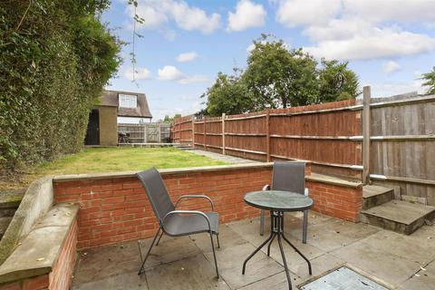 2 Hawthorn Crescent, South Croydon, CR2 8PD