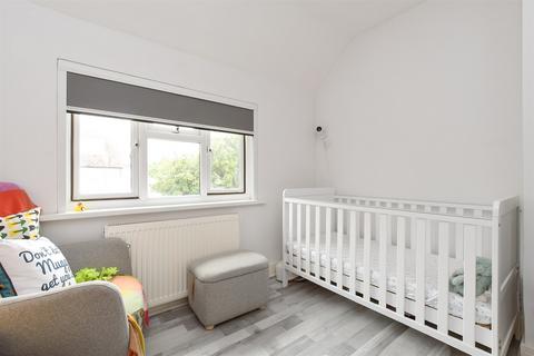 2 Hawthorn Crescent, South Croydon, CR2 8PD