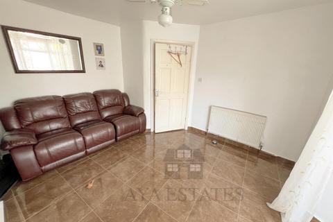 26 Fast Pits Road, Birmingham, B25 8NY