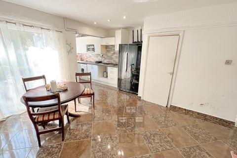 26 Fast Pits Road, Birmingham, B25 8NY