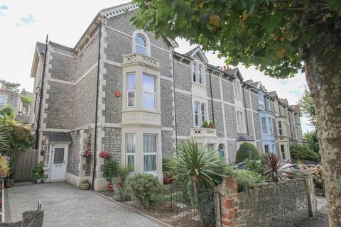 4 bedroom house for sale, Coombe Road, Hillside