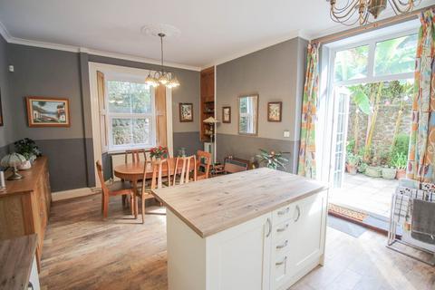 5 bedroom house for sale, Coombe Road, Hillside