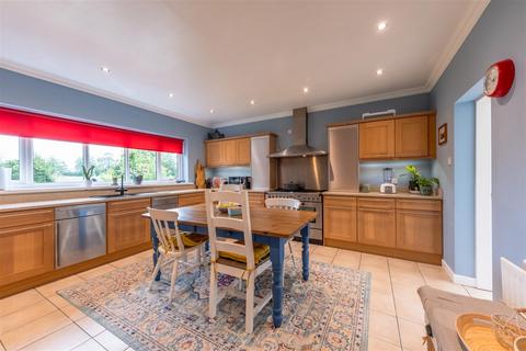 4 bedroom detached house for sale, Walkers Lane, Tarporley