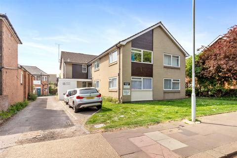 Studio for sale, Cedar Court, Tarring Road, Worthing