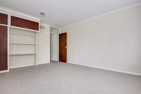Studio for sale, Cedar Court, Tarring Road, Worthing