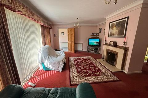3 bedroom detached bungalow for sale, Fields Close, WEELEY HEATH, CO16