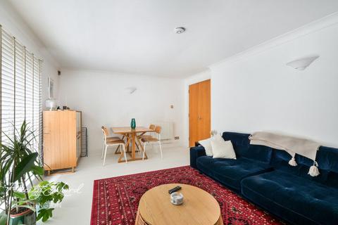 2 bedroom flat for sale, Melville Place, London N1