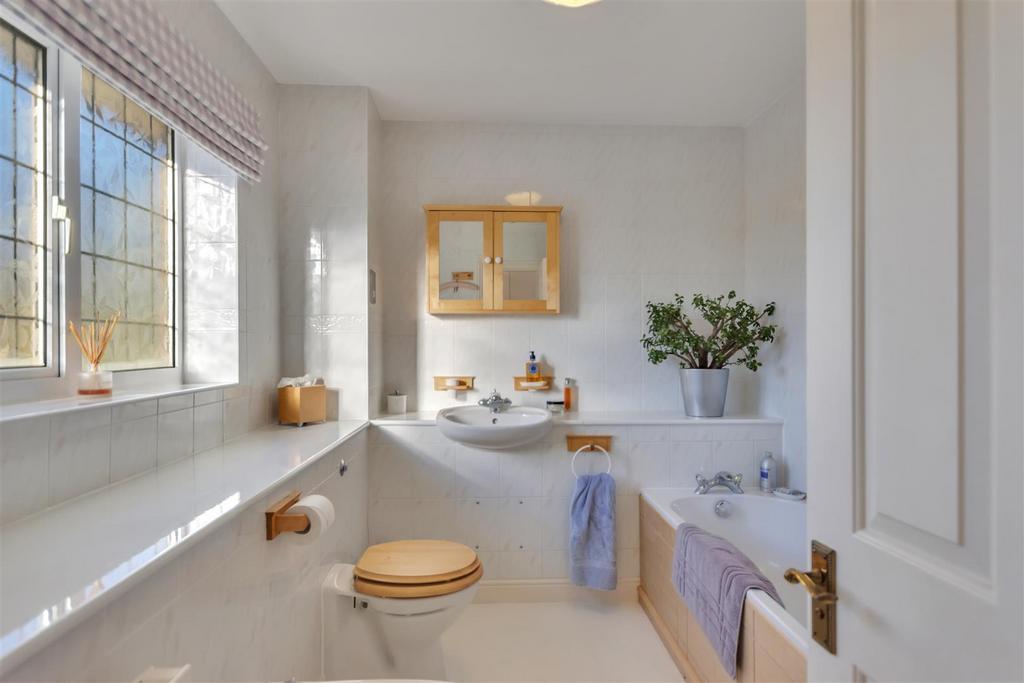 Ensuite.jpg
